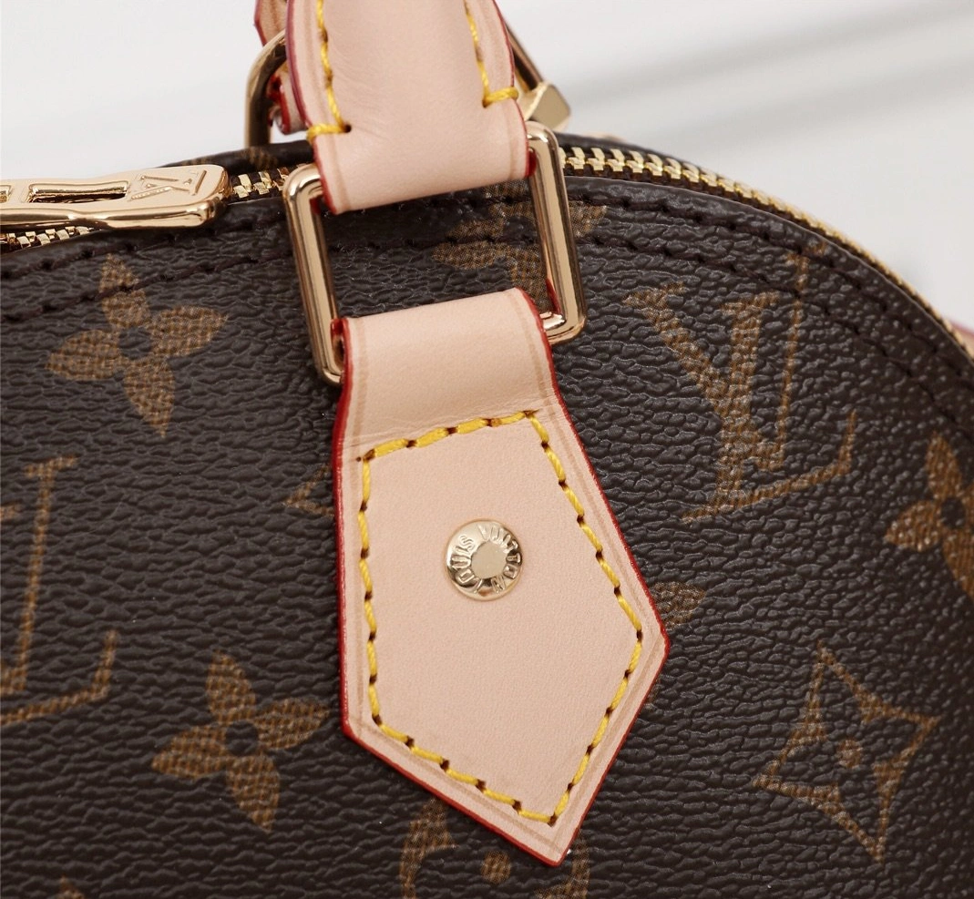 Louis Vuitton LV AAA Quality Messenger Bags For Women Breathable 5712