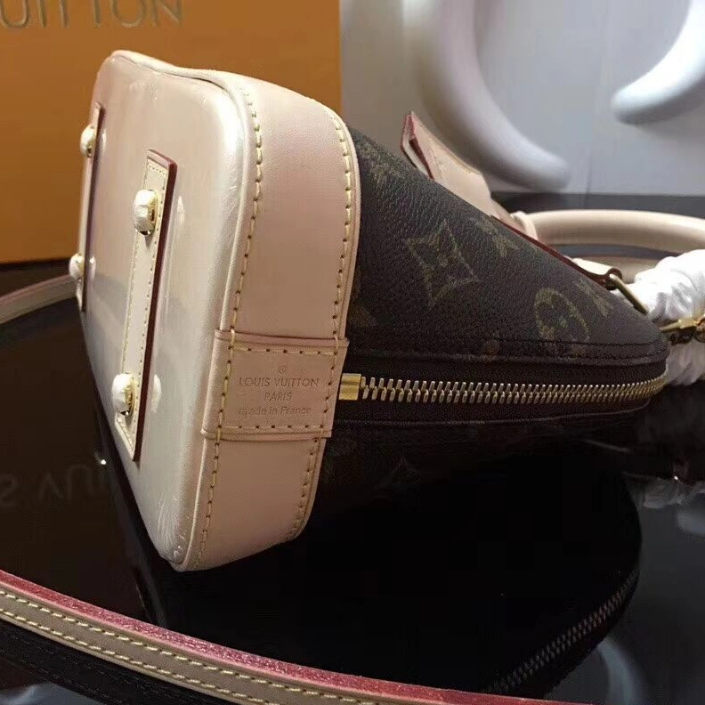 Louis Vuitton LV AAA Quality Messenger Bags For Women DailyWear 8721