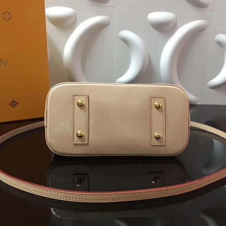 Louis Vuitton LV AAA Quality Messenger Bags For Women DailyWear 8721