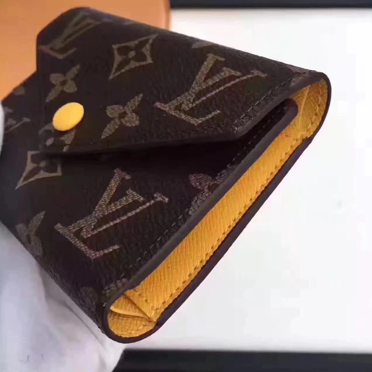 Louis Vuitton LV AAA Quality Wallets StreetReady 346