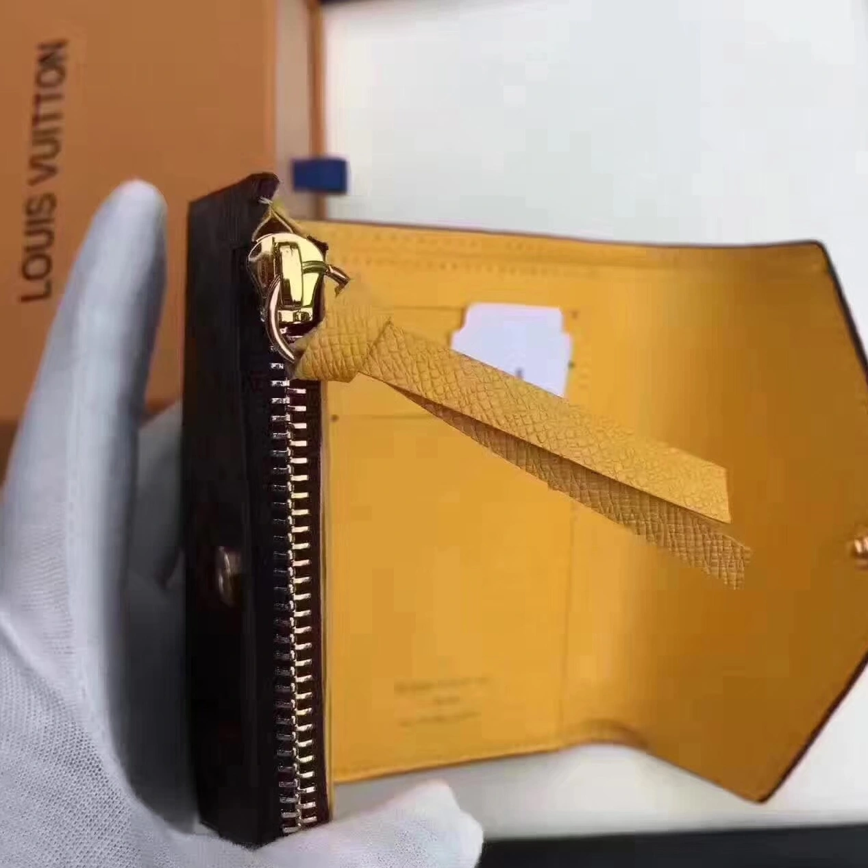 Louis Vuitton LV AAA Quality Wallets StreetReady 346
