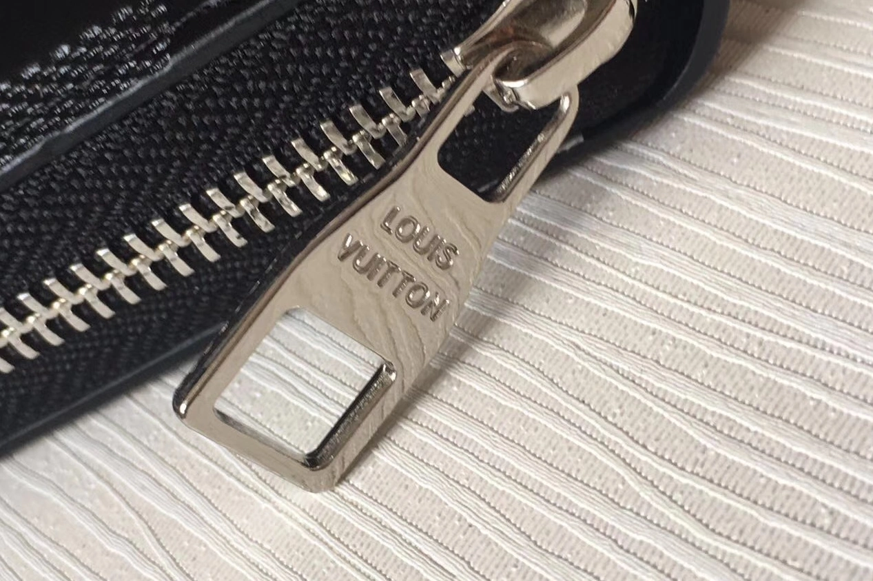 Louis Vuitton LV AAA Quality Wallets WellDesigned 5236