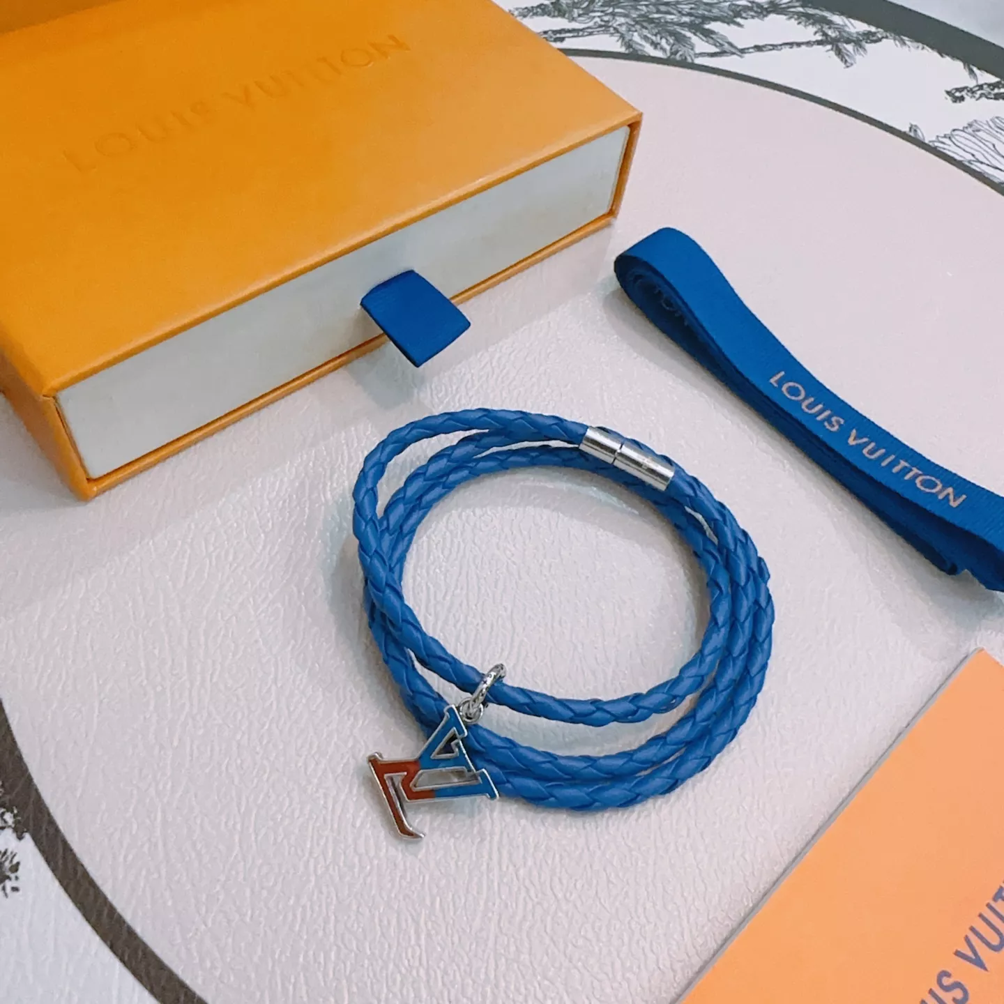 Louis Vuitton LV Bracelets AllSeason 9129