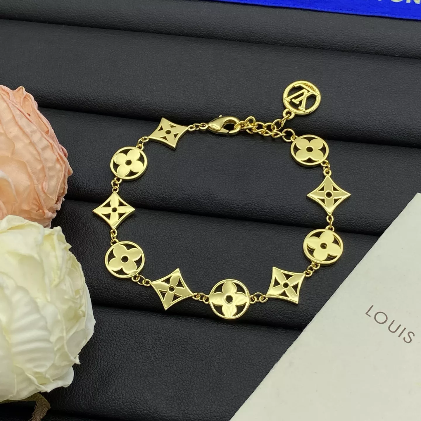 Louis Vuitton LV Bracelets Breathable 433