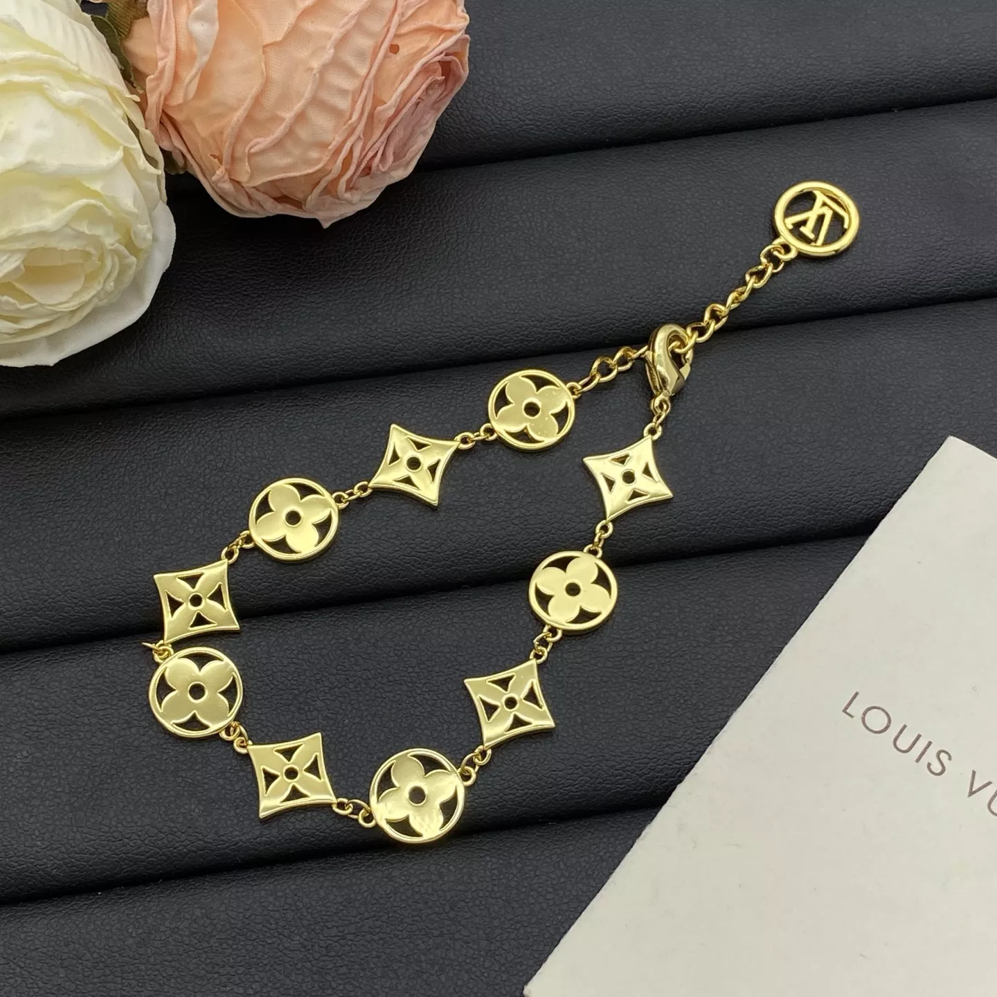 Louis Vuitton LV Bracelets Breathable 433