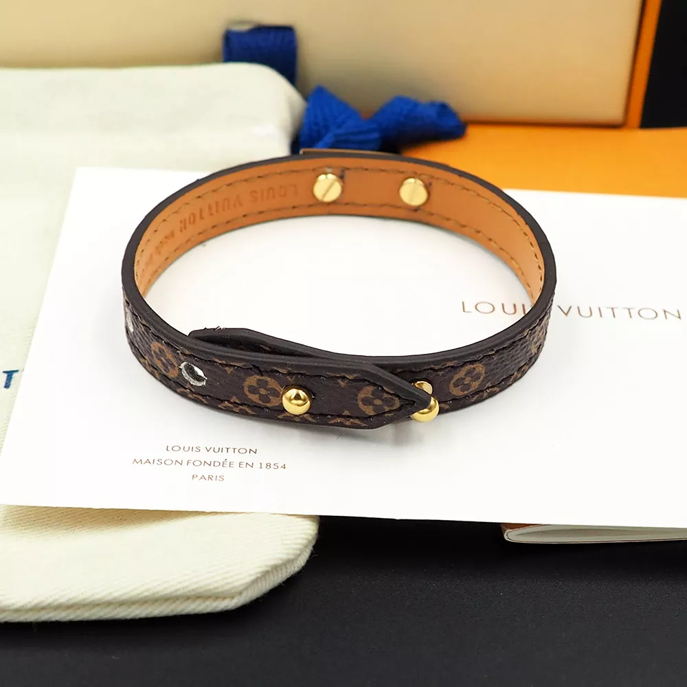 Louis Vuitton LV Bracelets Breathable 6534