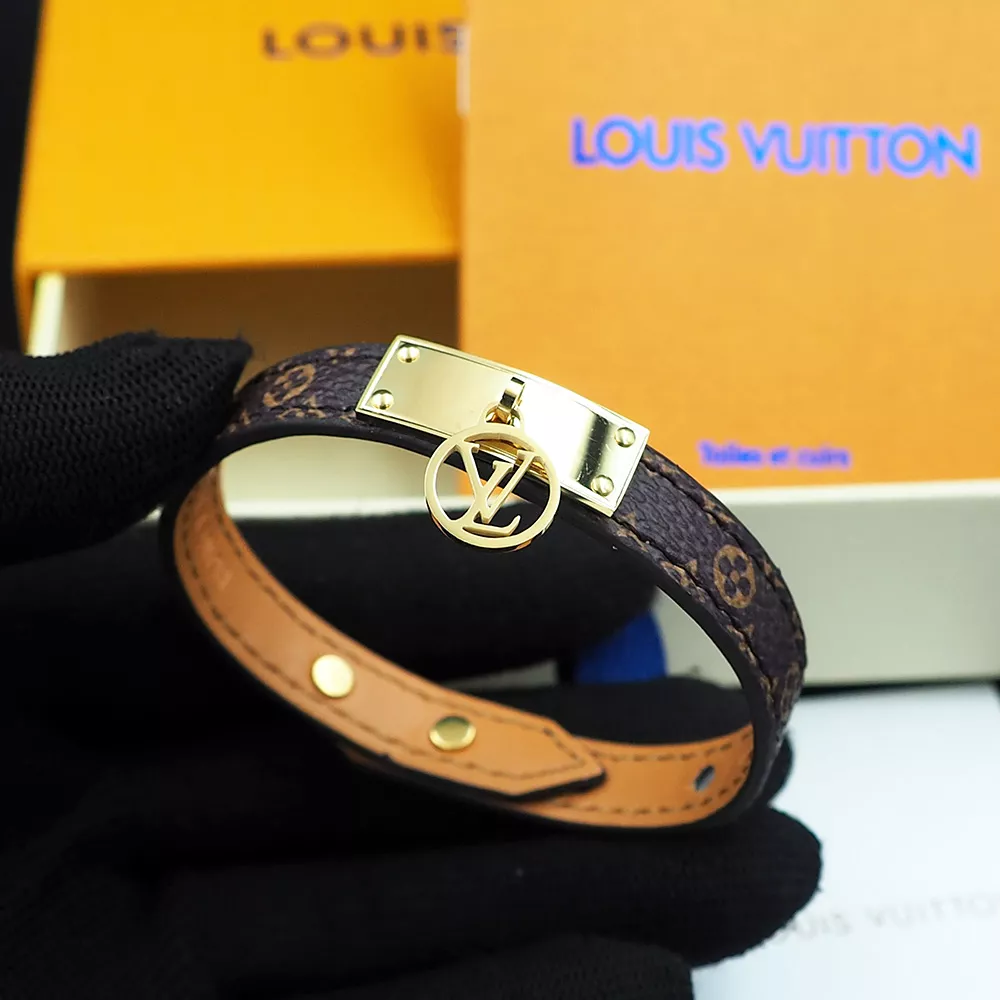 Louis Vuitton LV Bracelets Breathable 6534