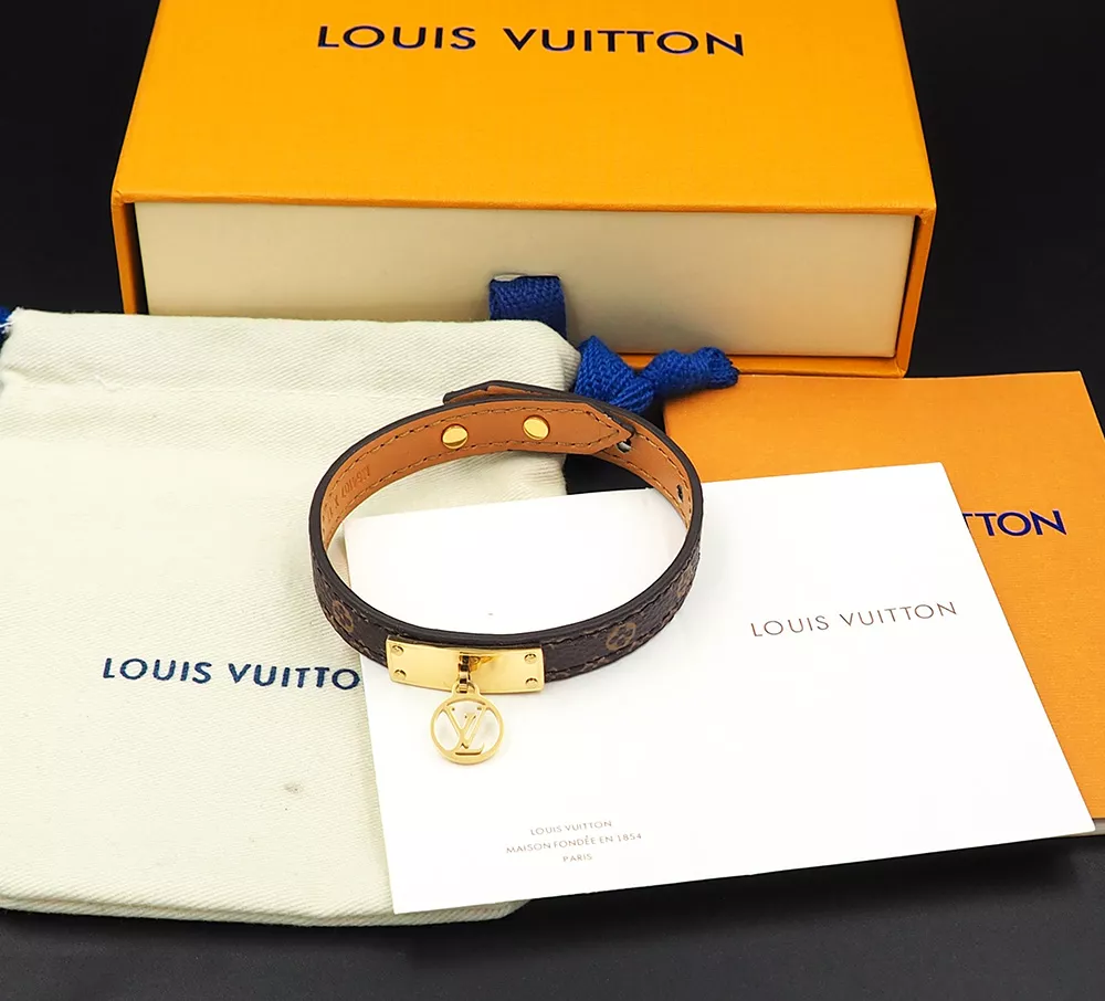 Louis Vuitton LV Bracelets Breathable 6534