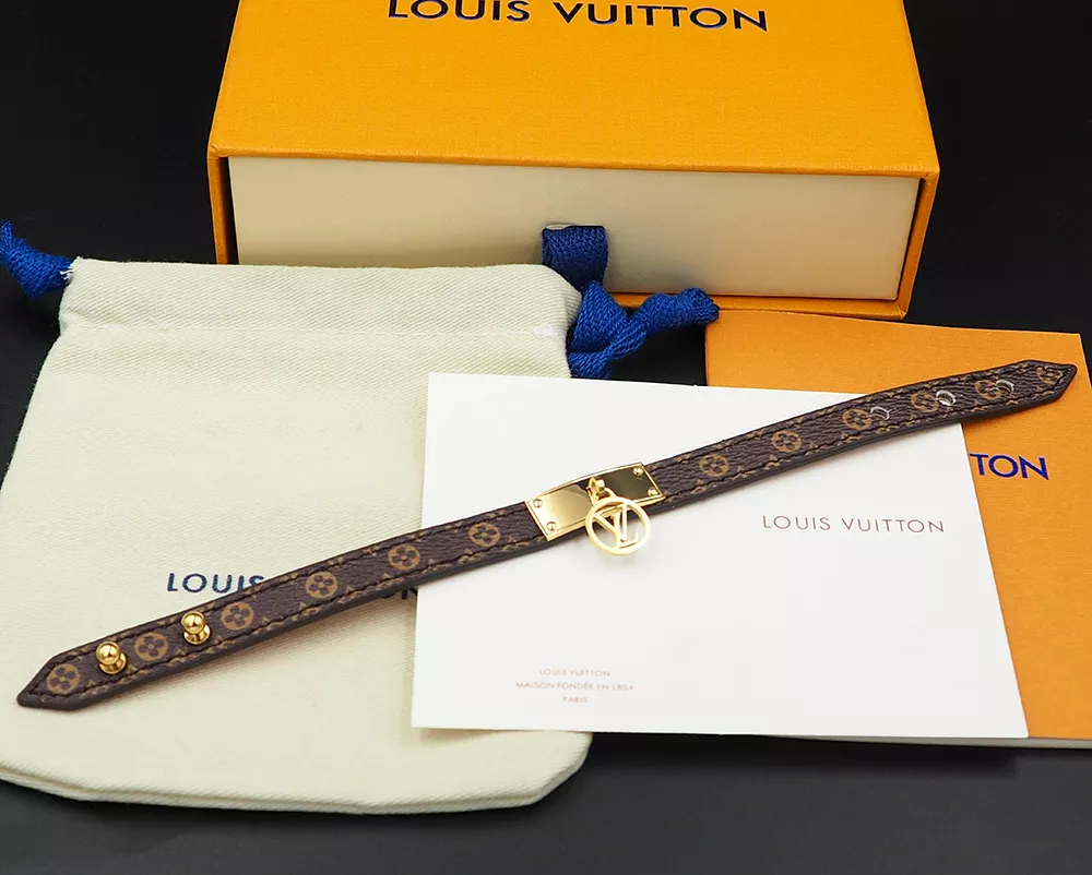 Louis Vuitton LV Bracelets Breathable 6534