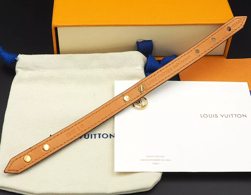 Louis Vuitton LV Bracelets Breathable 6534