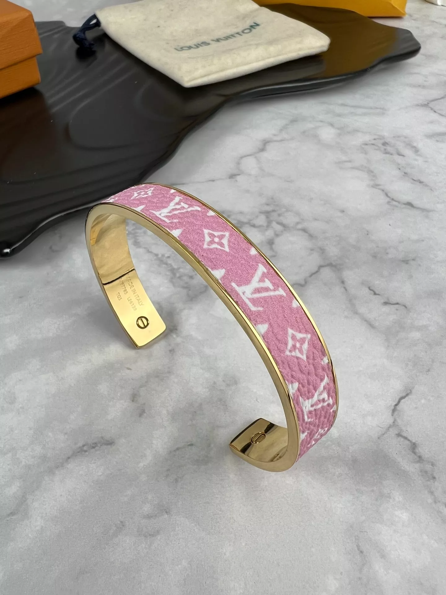 Louis Vuitton LV Bracelets Classic 8911