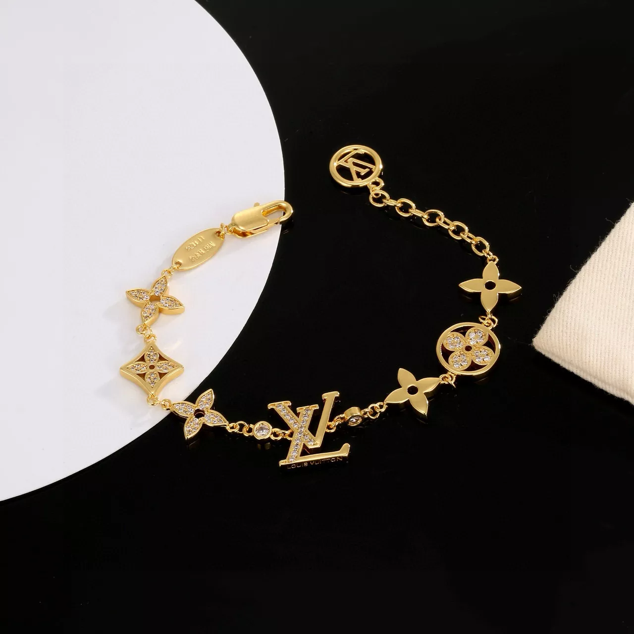 Louis Vuitton LV Bracelets Comfortable 3867