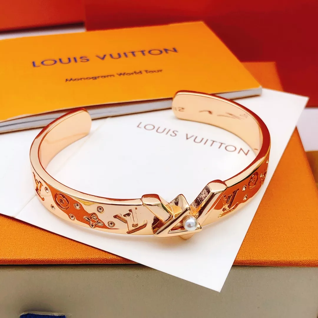 Louis Vuitton LV Bracelets DailyWear 5881