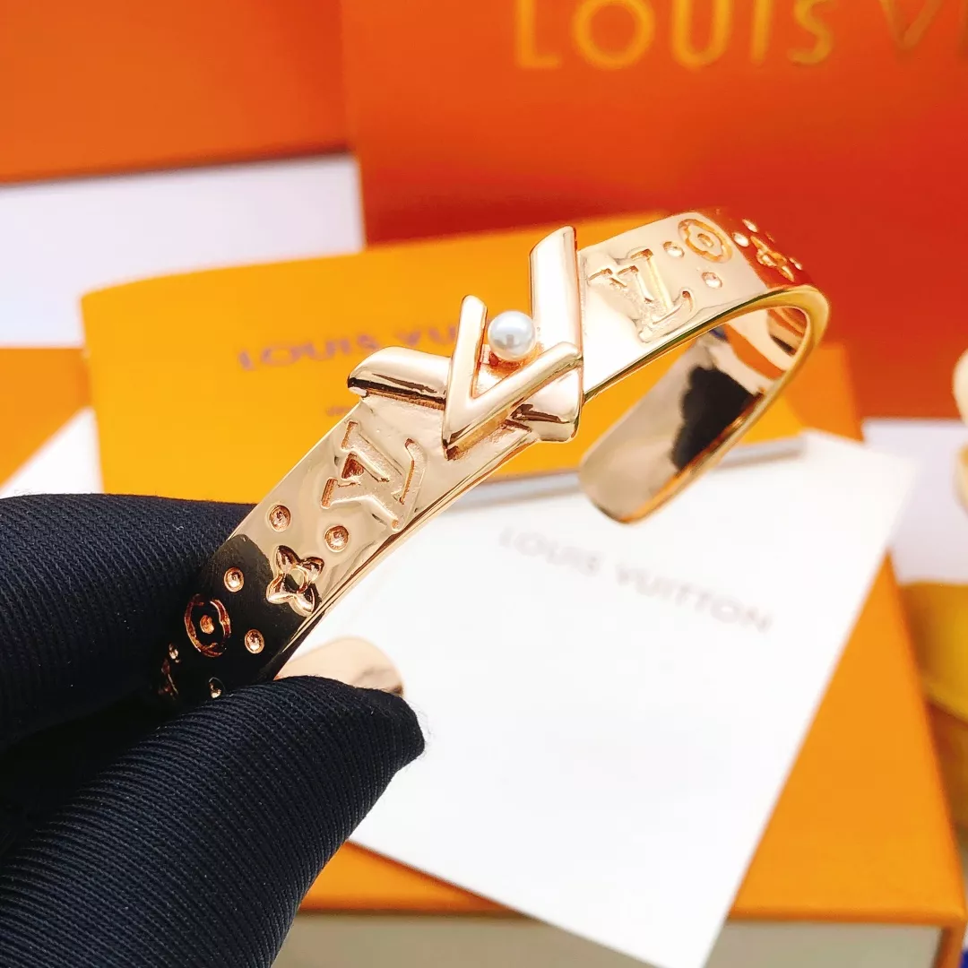 Louis Vuitton LV Bracelets DailyWear 5881