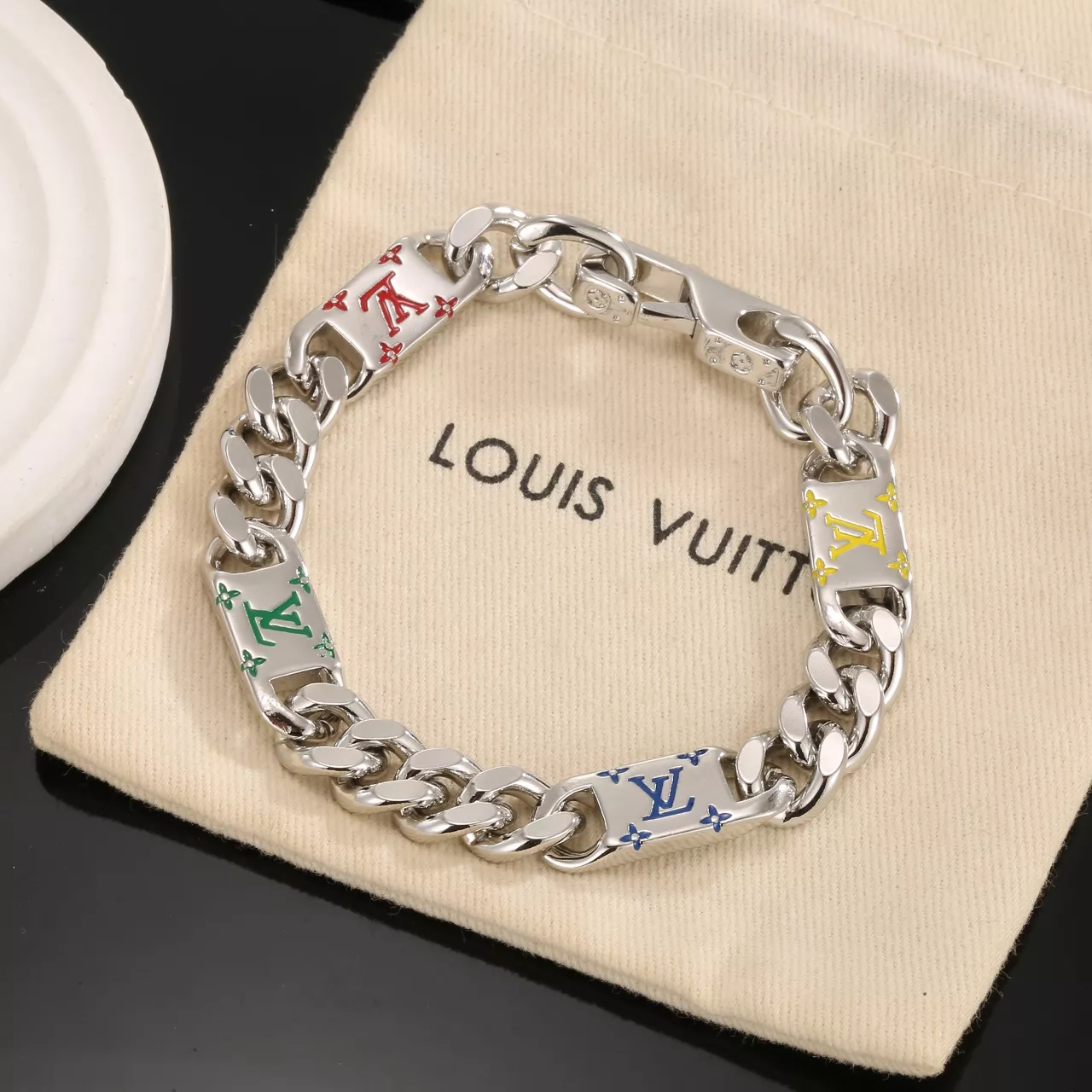 Louis Vuitton LV Bracelets Durable 1305