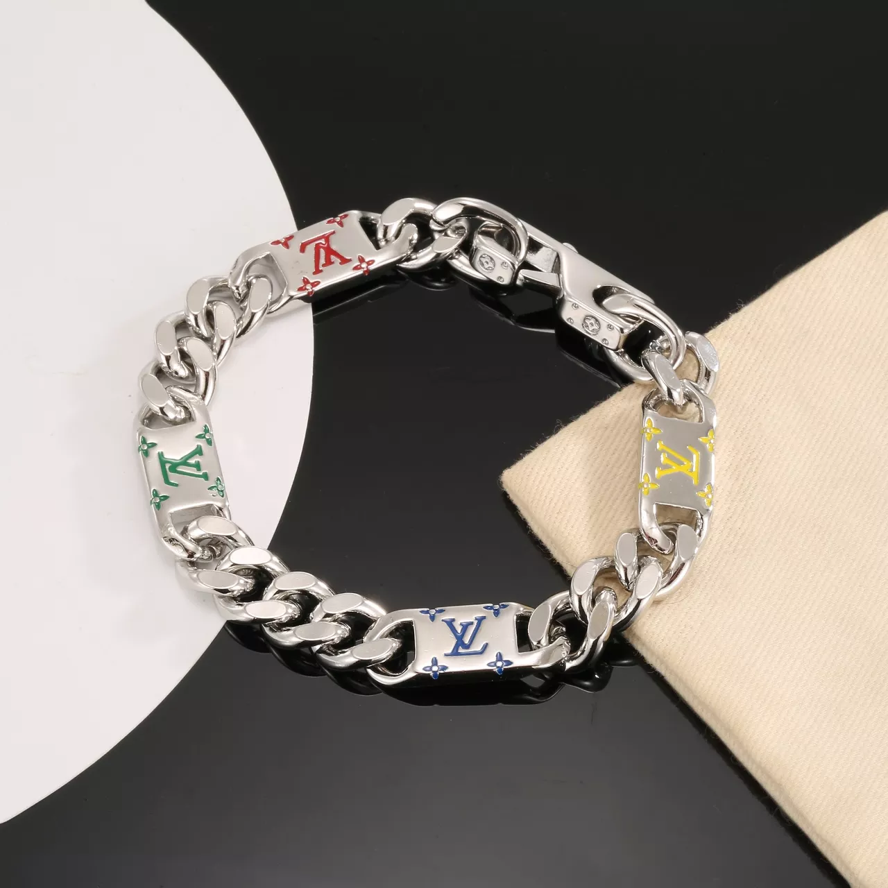 Louis Vuitton LV Bracelets Durable 1305