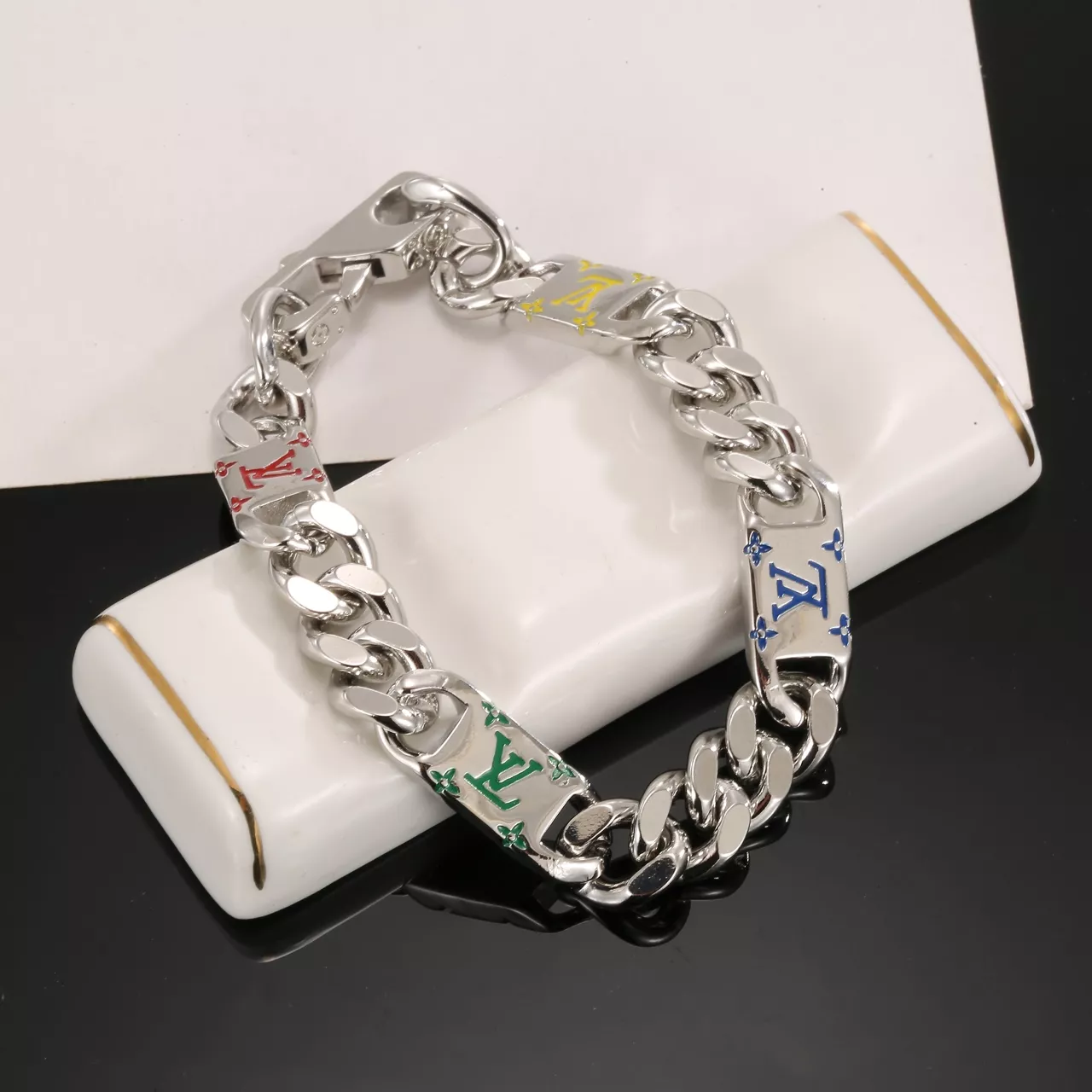 Louis Vuitton LV Bracelets Durable 1305