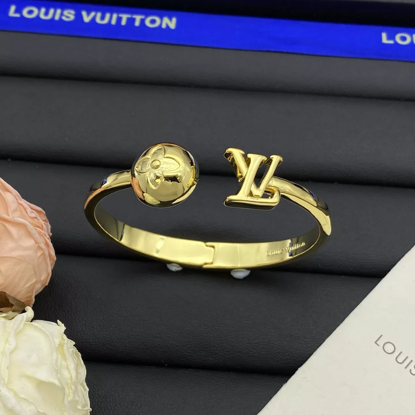 Louis Vuitton LV Bracelets Efficient 2738