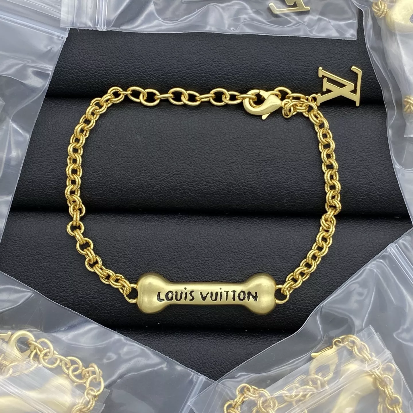 Louis Vuitton LV Bracelets Efficient 3069