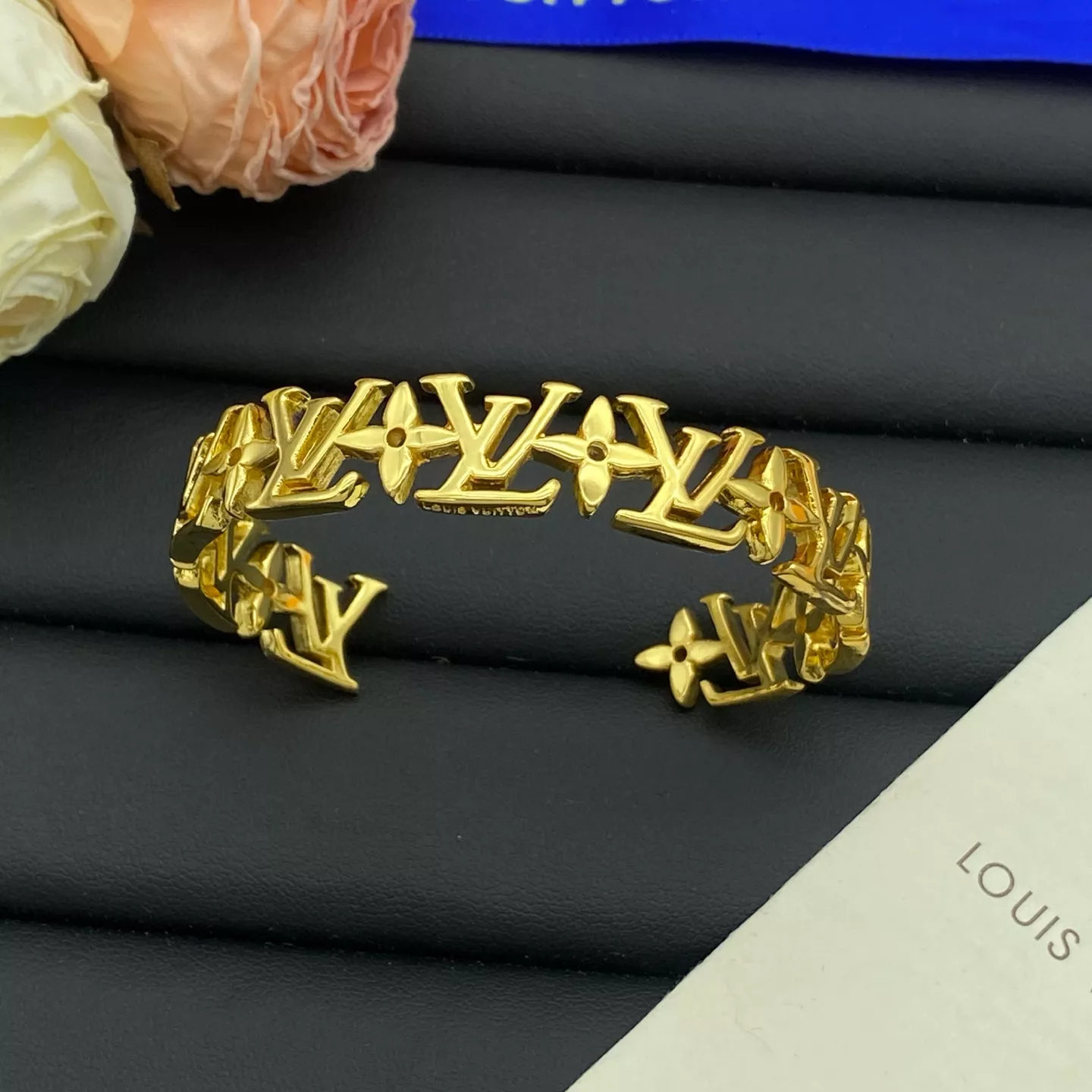 Louis Vuitton LV Bracelets Elegant 5178