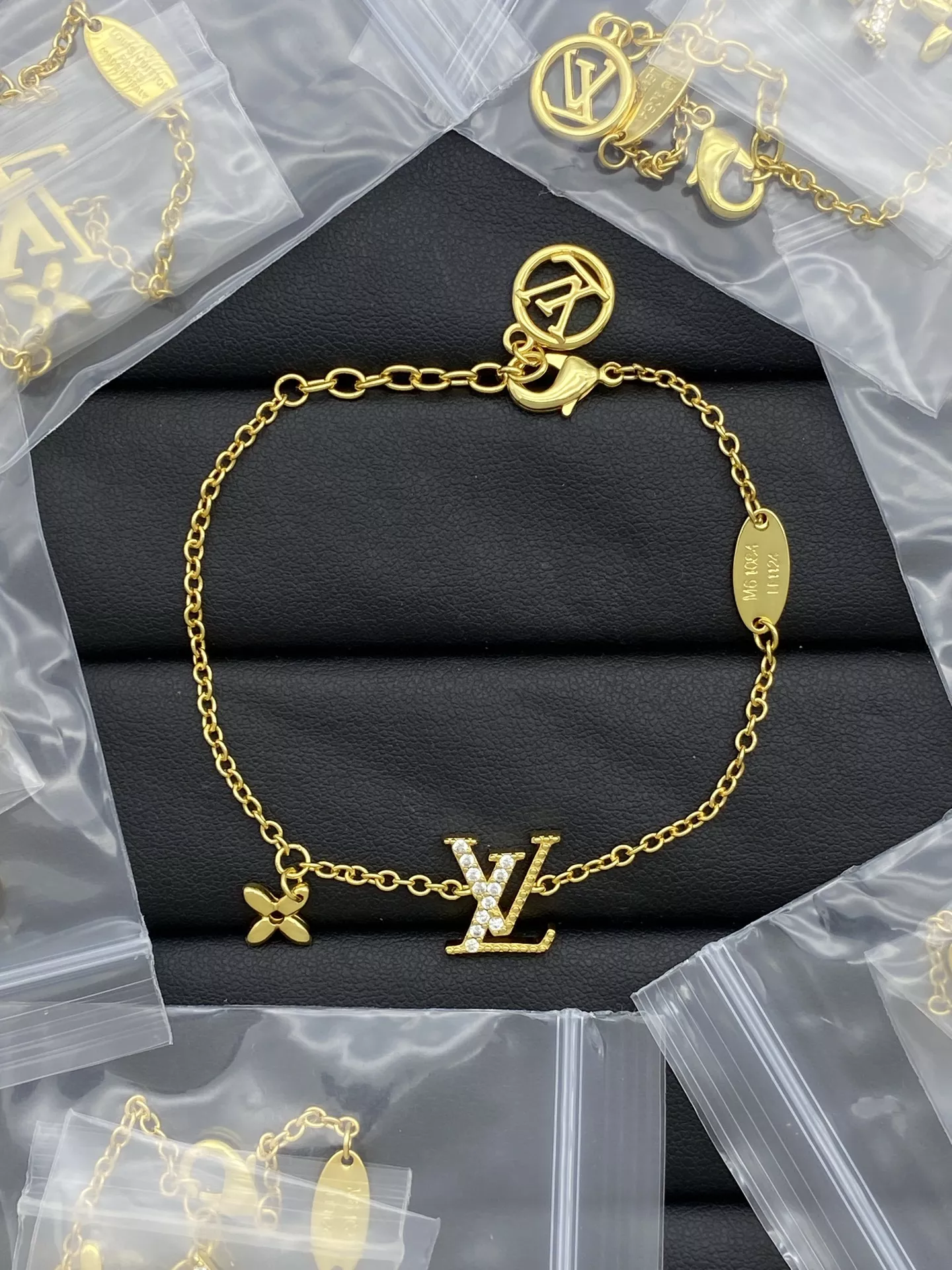 Louis Vuitton LV Bracelets Elegant 9517