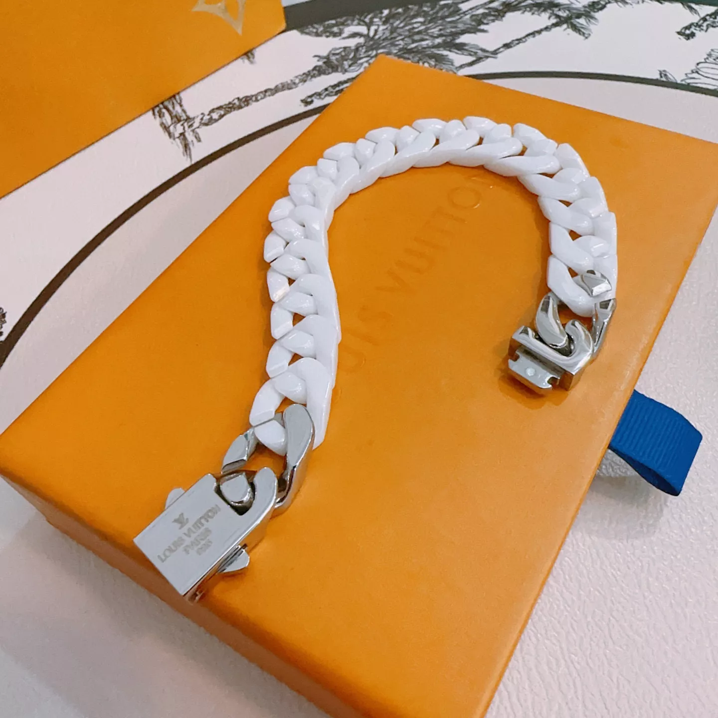 Louis Vuitton LV Bracelets Fashionable 3886