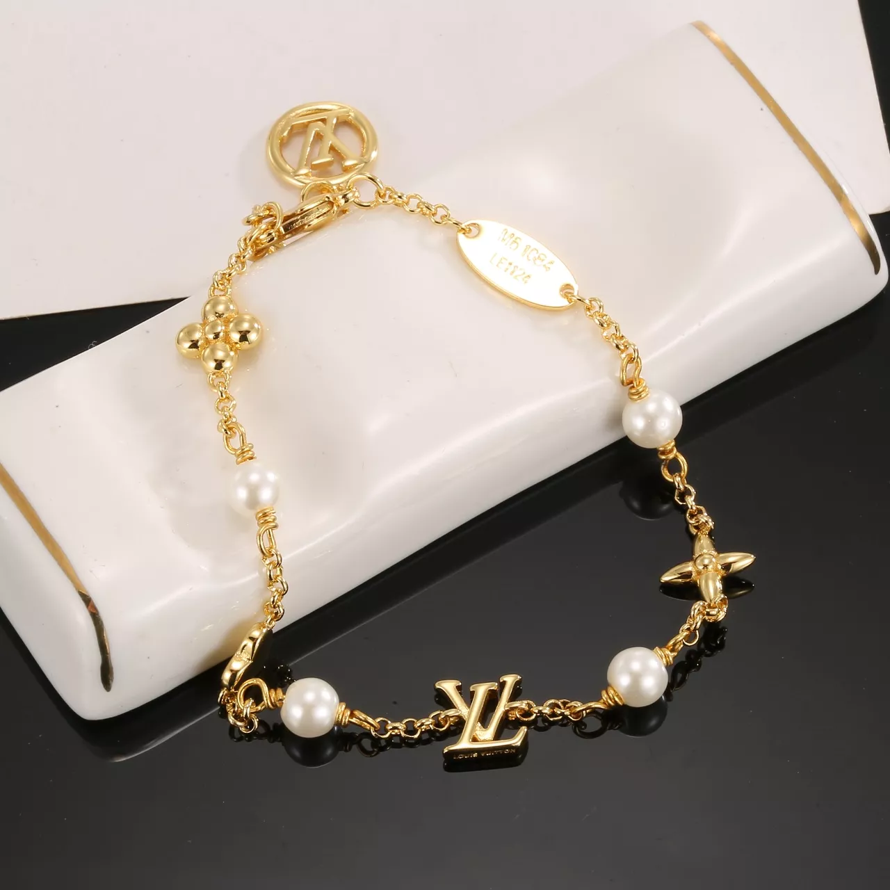 Louis Vuitton LV Bracelets For Women Fashionable 5058
