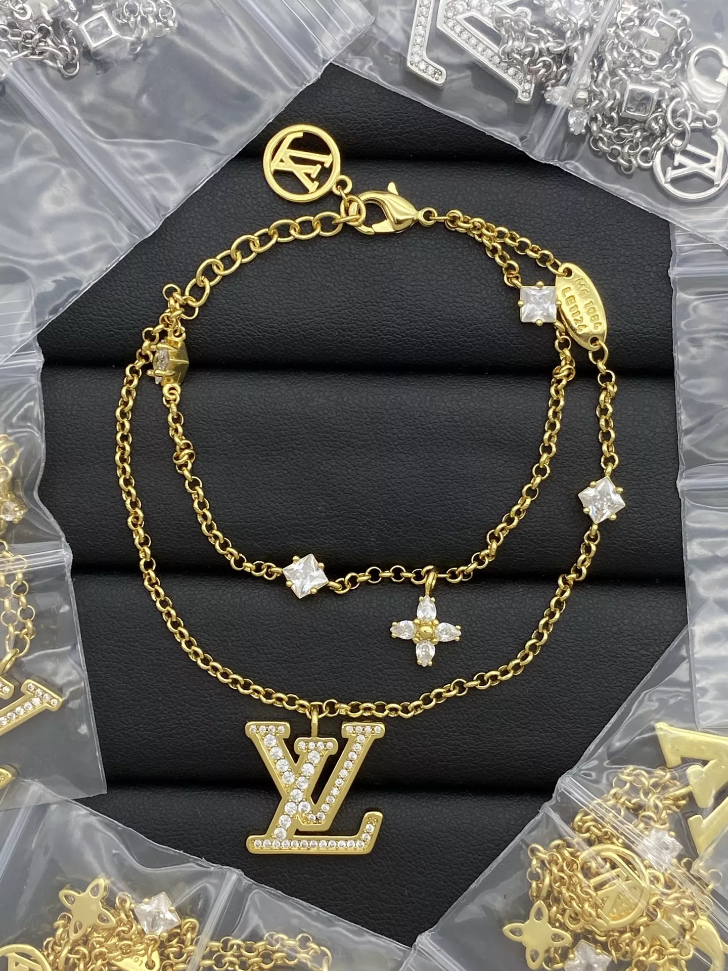 Louis Vuitton LV Bracelets For Women Trendsetting 3880