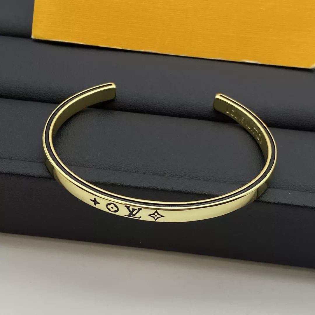 Louis Vuitton LV Bracelets Functional 5384