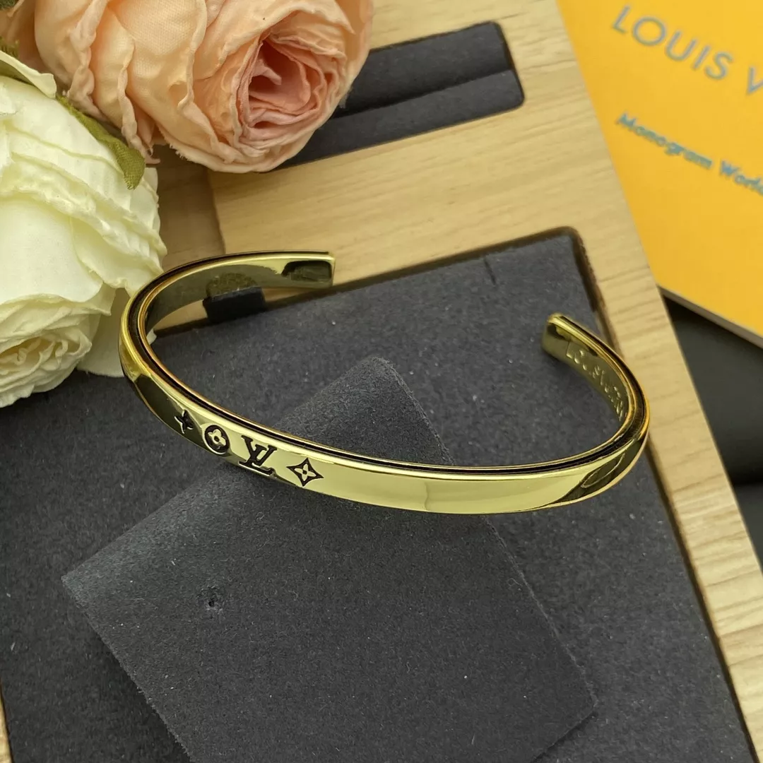 Louis Vuitton LV Bracelets Functional 5384