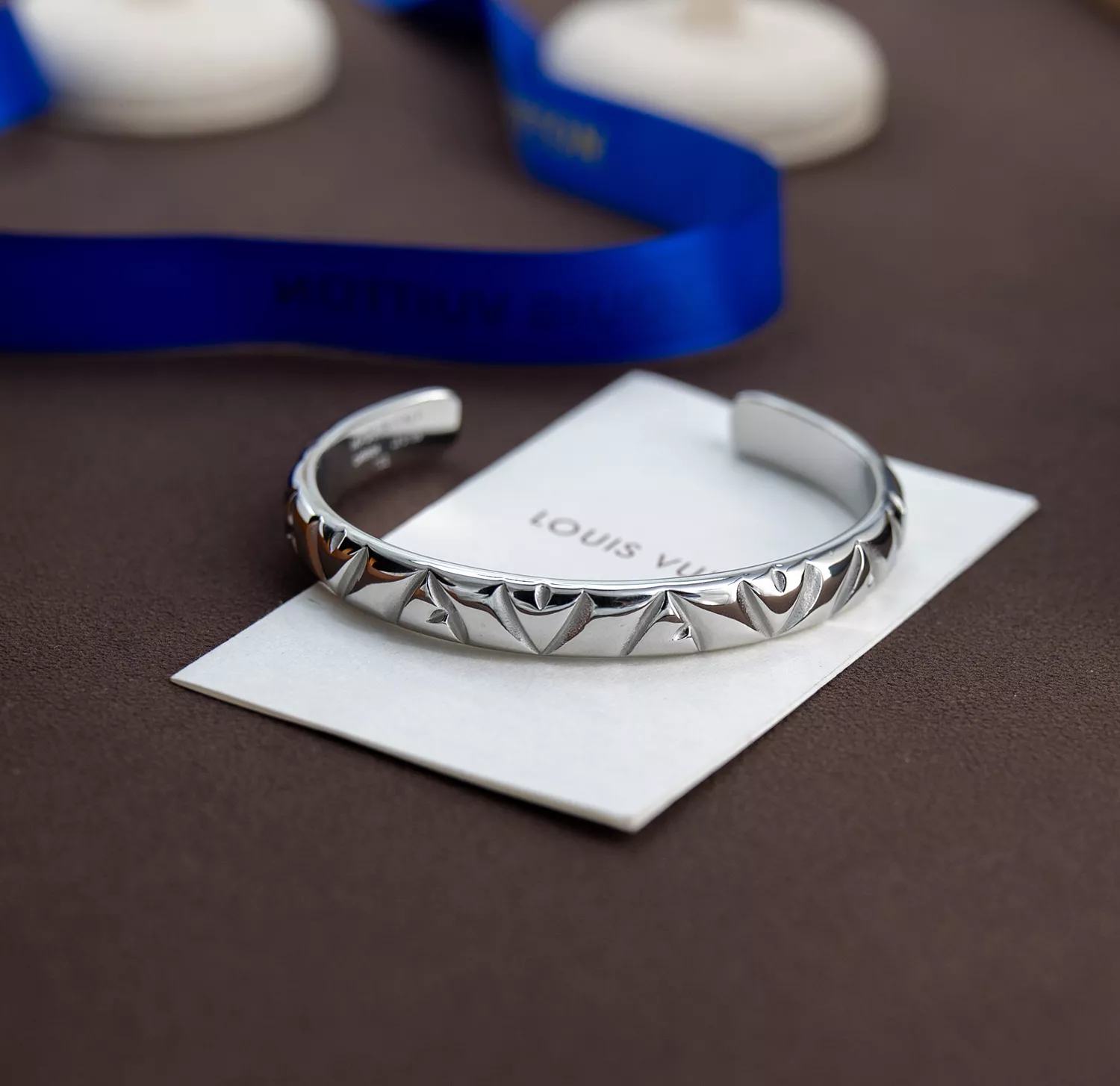 Louis Vuitton LV Bracelets GoAnywhere 9359