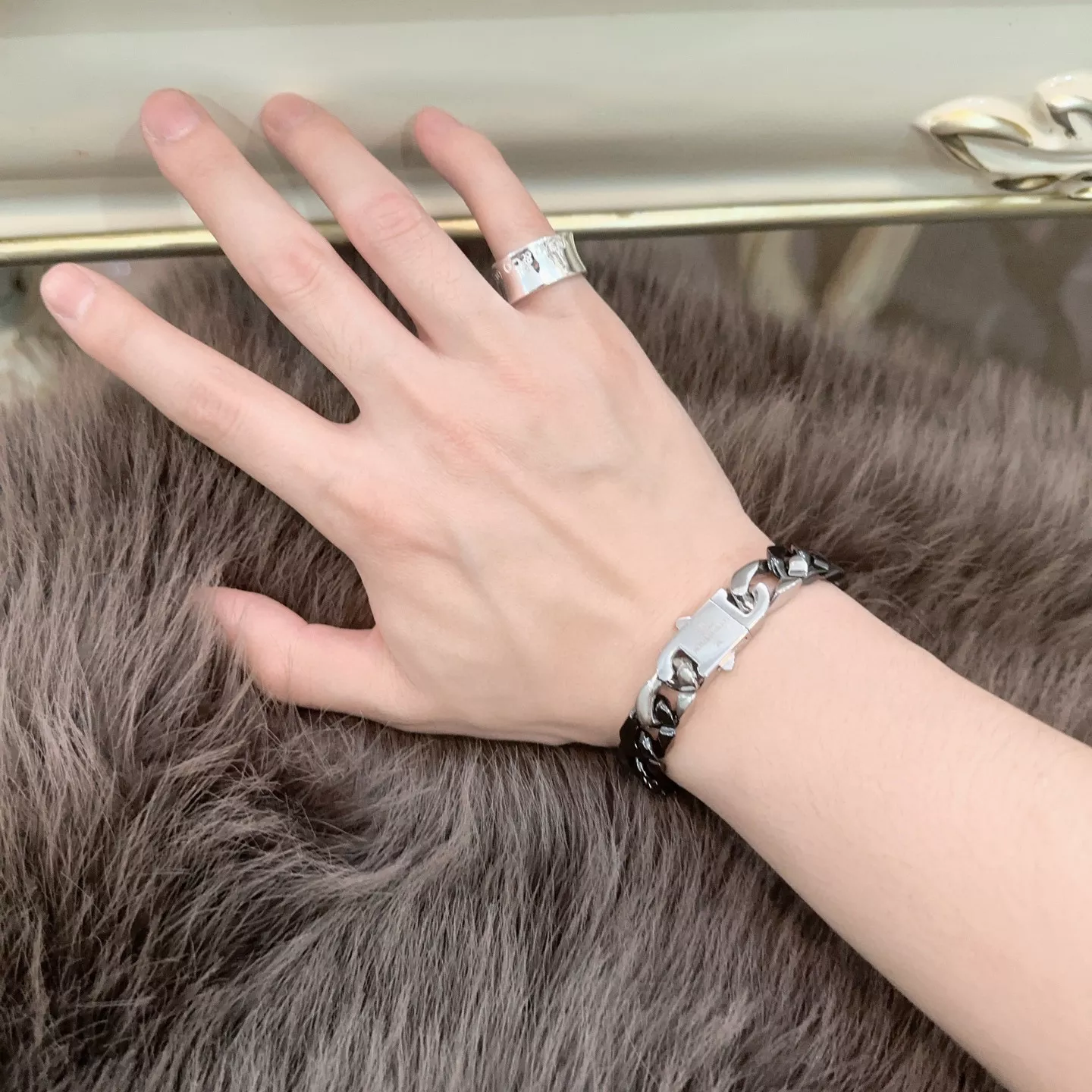 Louis Vuitton LV Bracelets GoAnywhere 9618