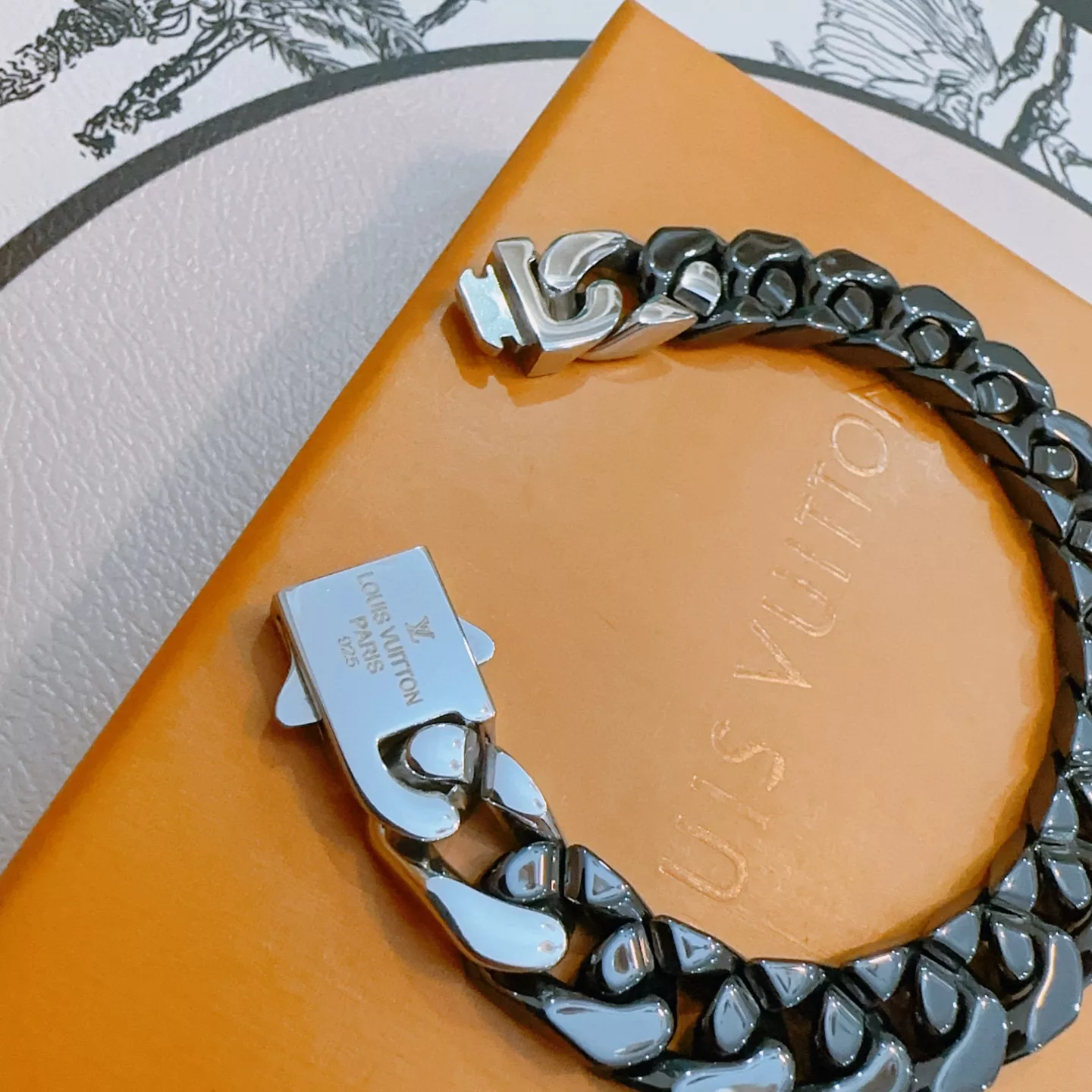 Louis Vuitton LV Bracelets GoAnywhere 9618