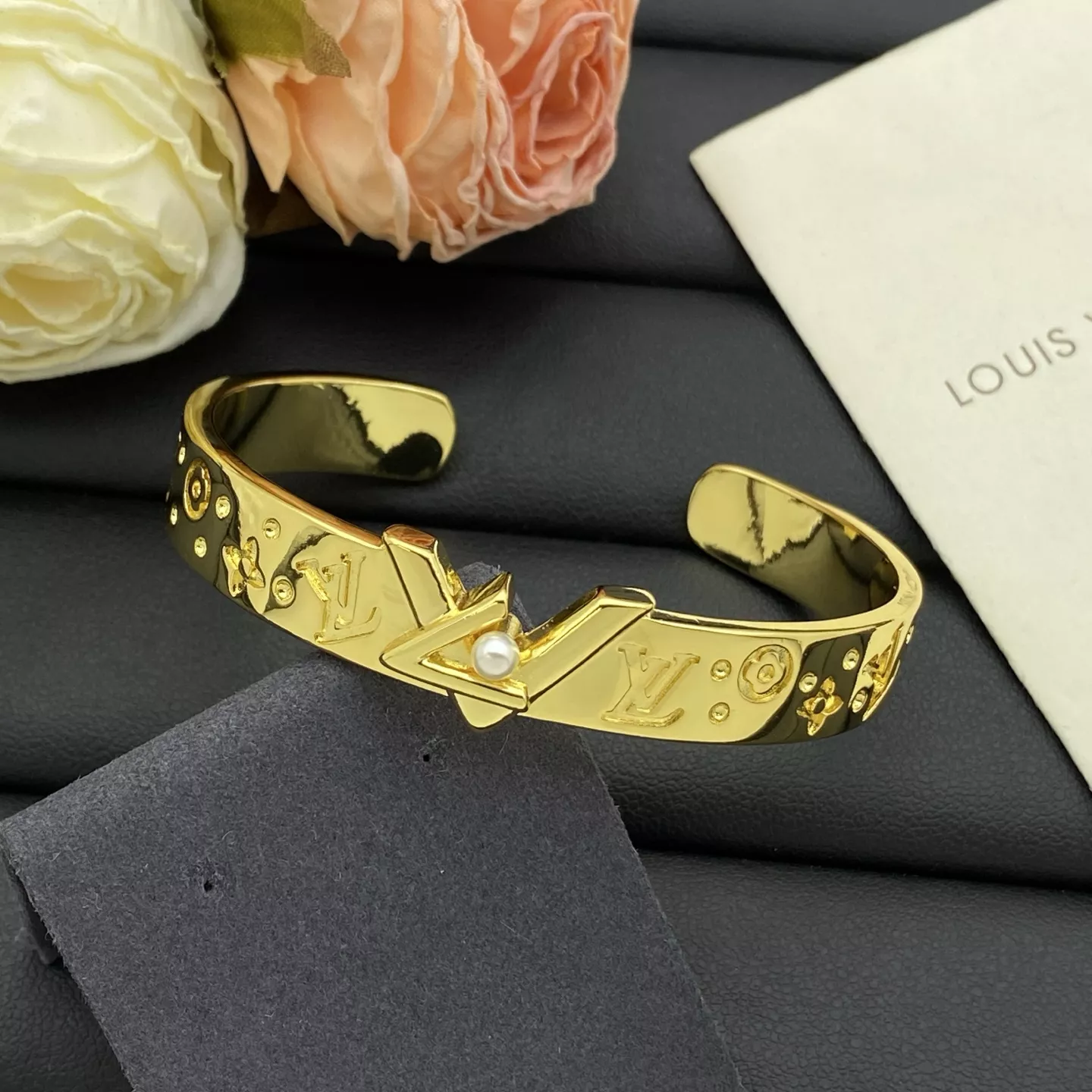Louis Vuitton LV Bracelets GoodFit 596