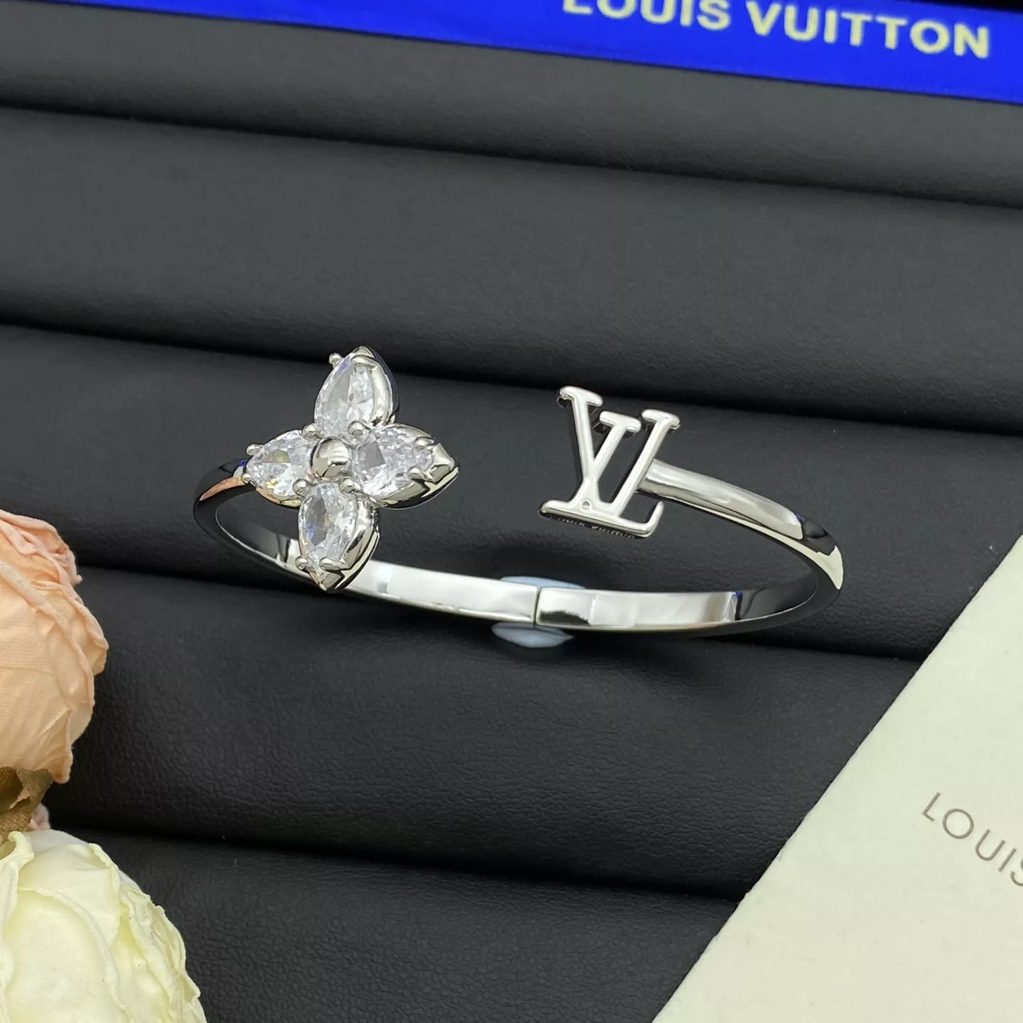 Louis Vuitton LV Bracelets Minimalist 5566