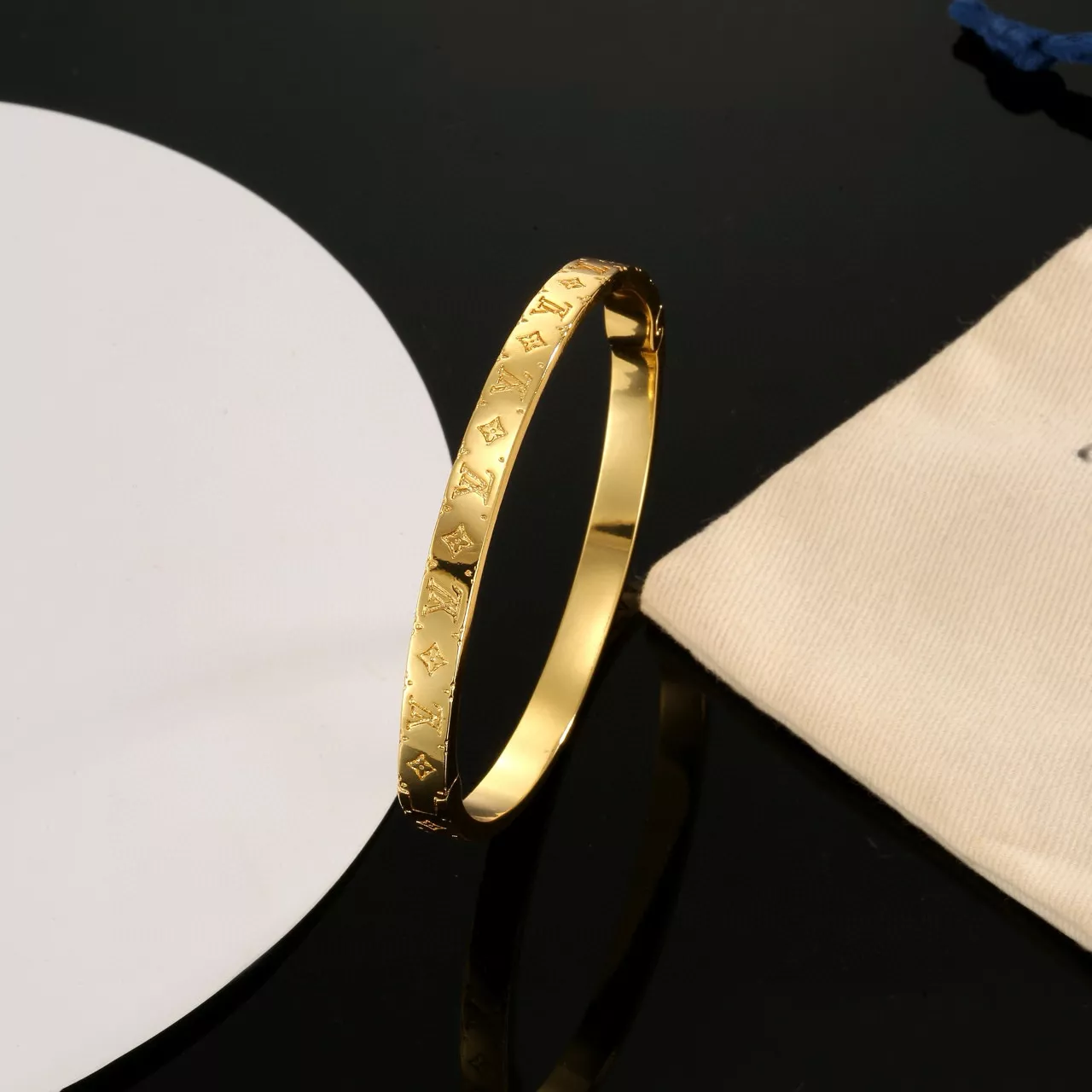 Louis Vuitton LV Bracelets Minimalist 9355