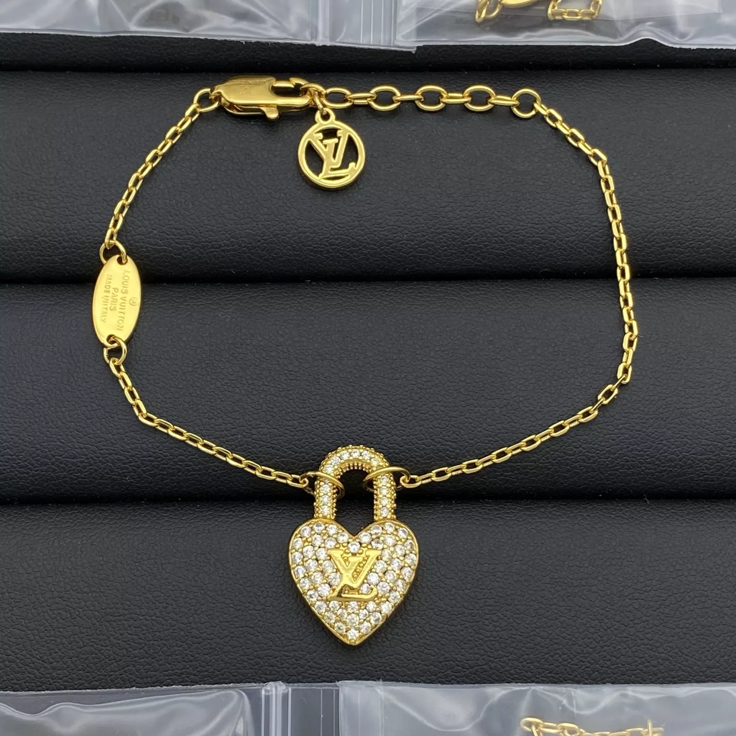 Louis Vuitton LV Bracelets Sleek 1650