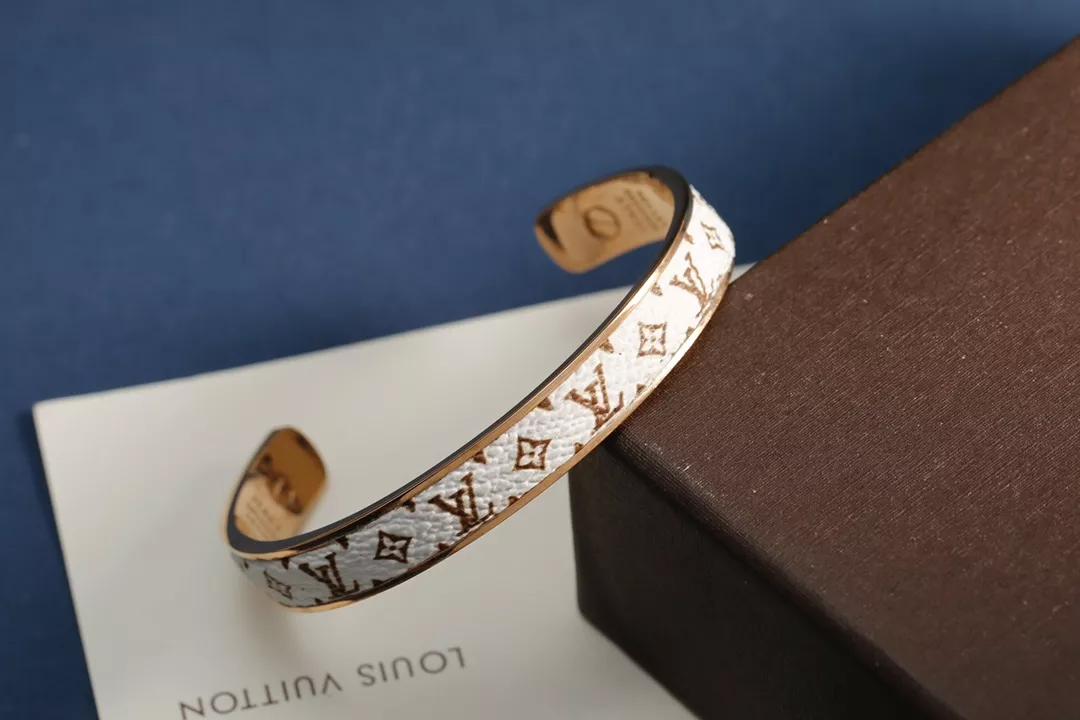 Louis Vuitton LV Bracelets Sleek 3580