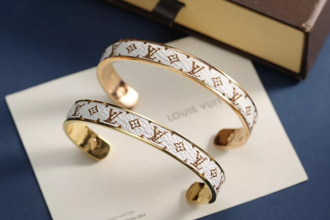 Louis Vuitton LV Bracelets Sleek 3580