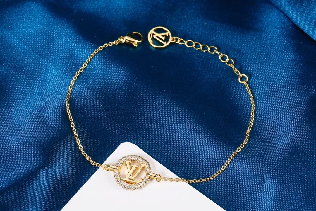 Louis Vuitton LV Bracelets Stylish 7377