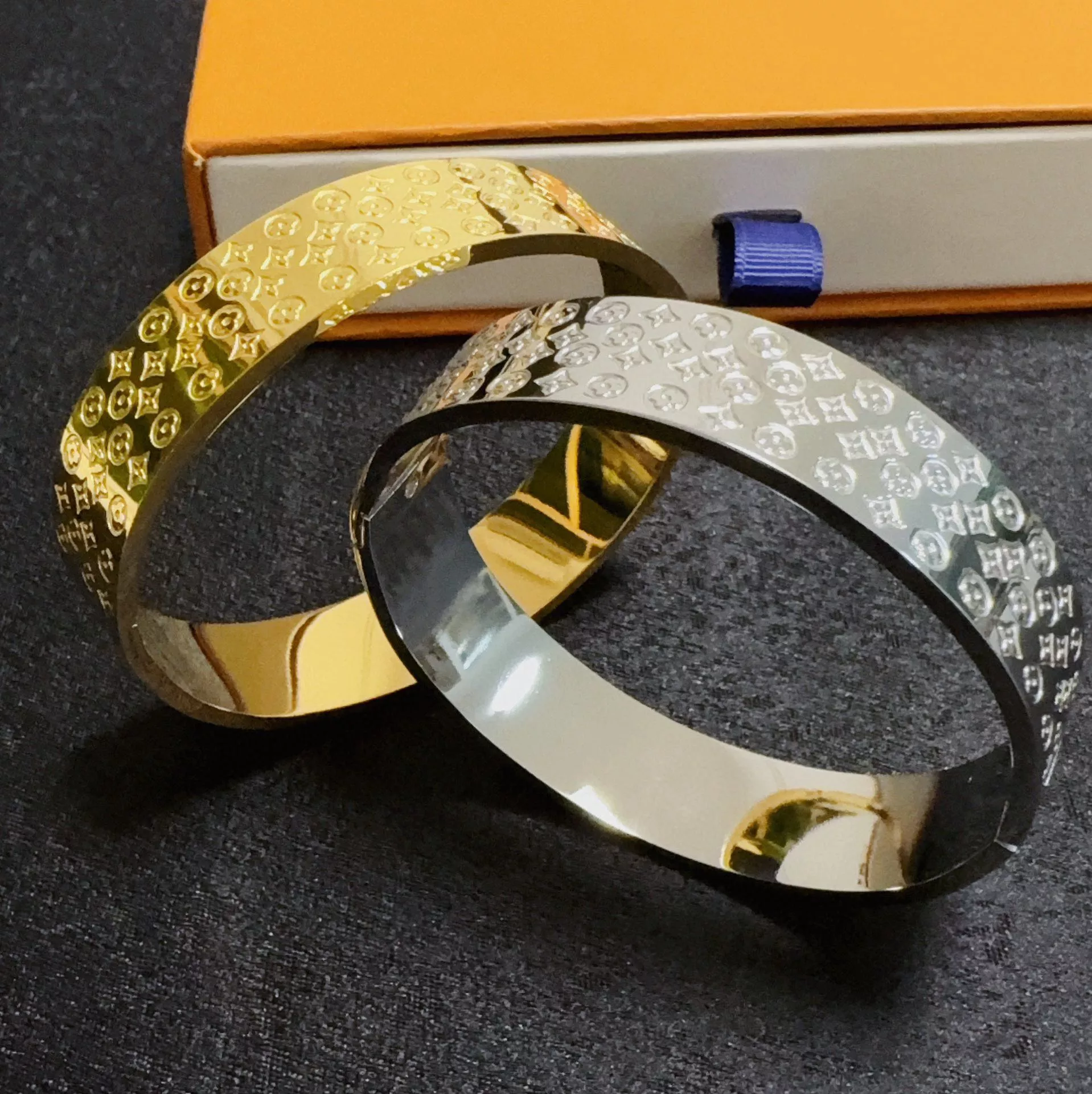 Louis Vuitton LV Bracelets TopPick 5795
