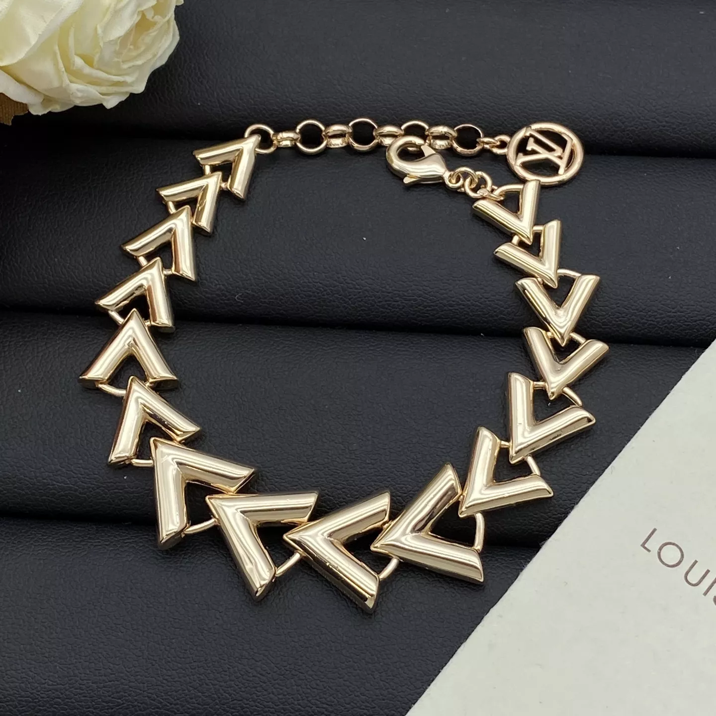 Louis Vuitton LV Bracelets Trendy 8756