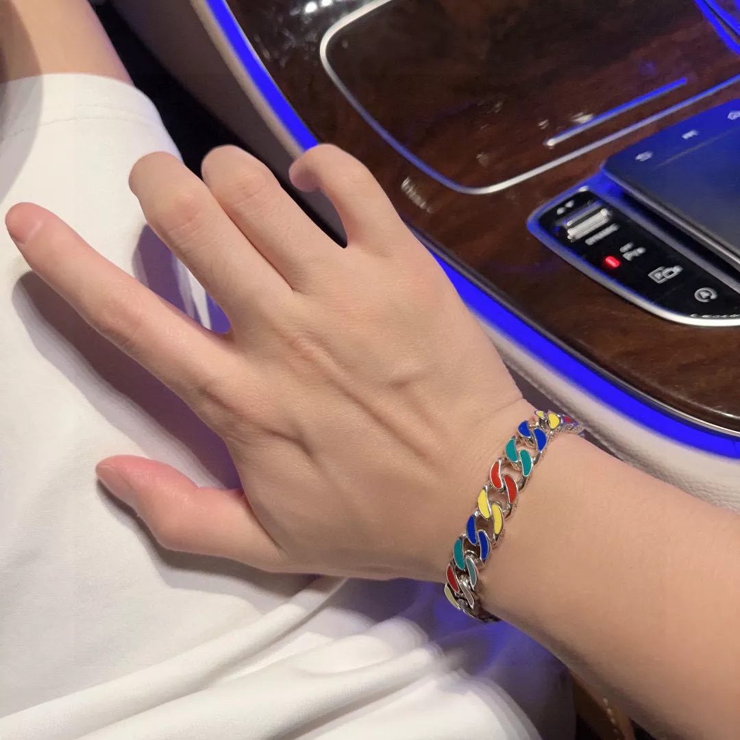 Louis Vuitton LV Bracelets Trendy 8854