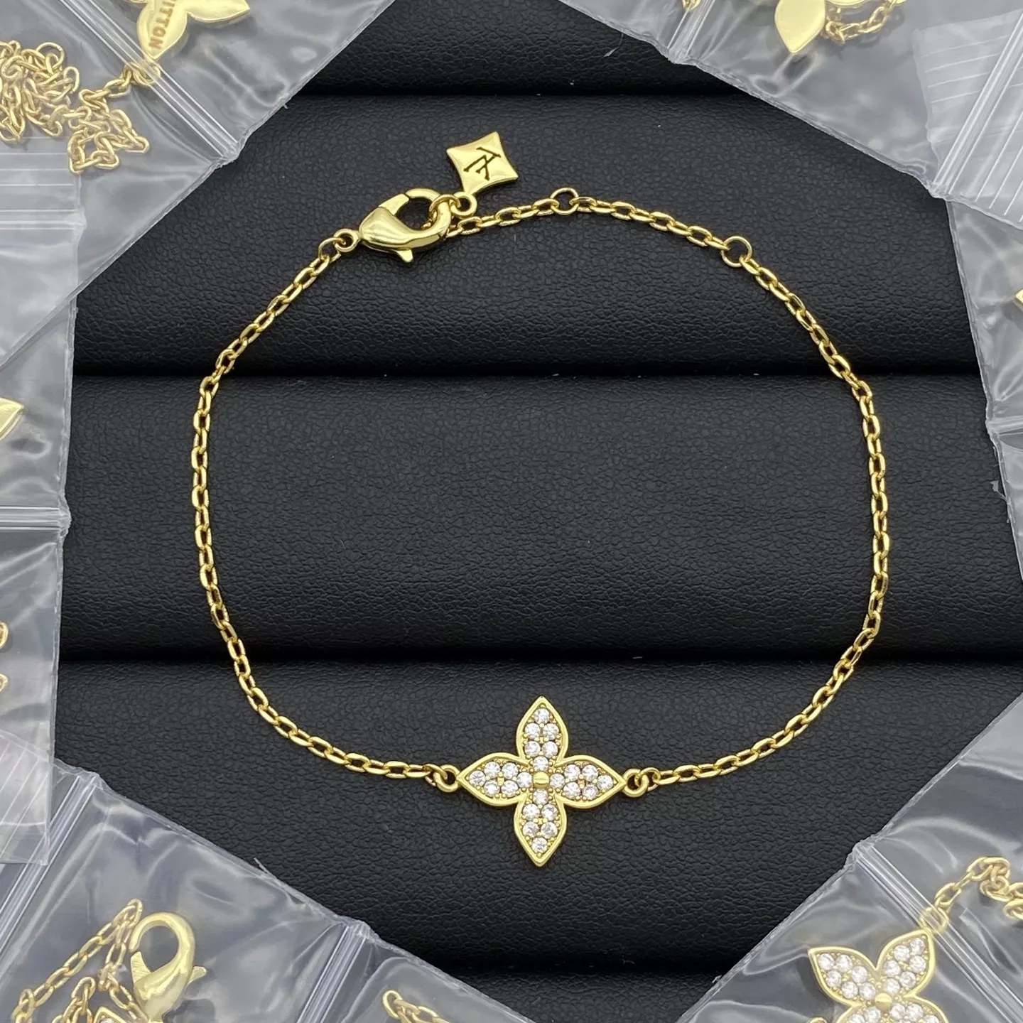 Louis Vuitton LV Bracelets UrbanStyle 756