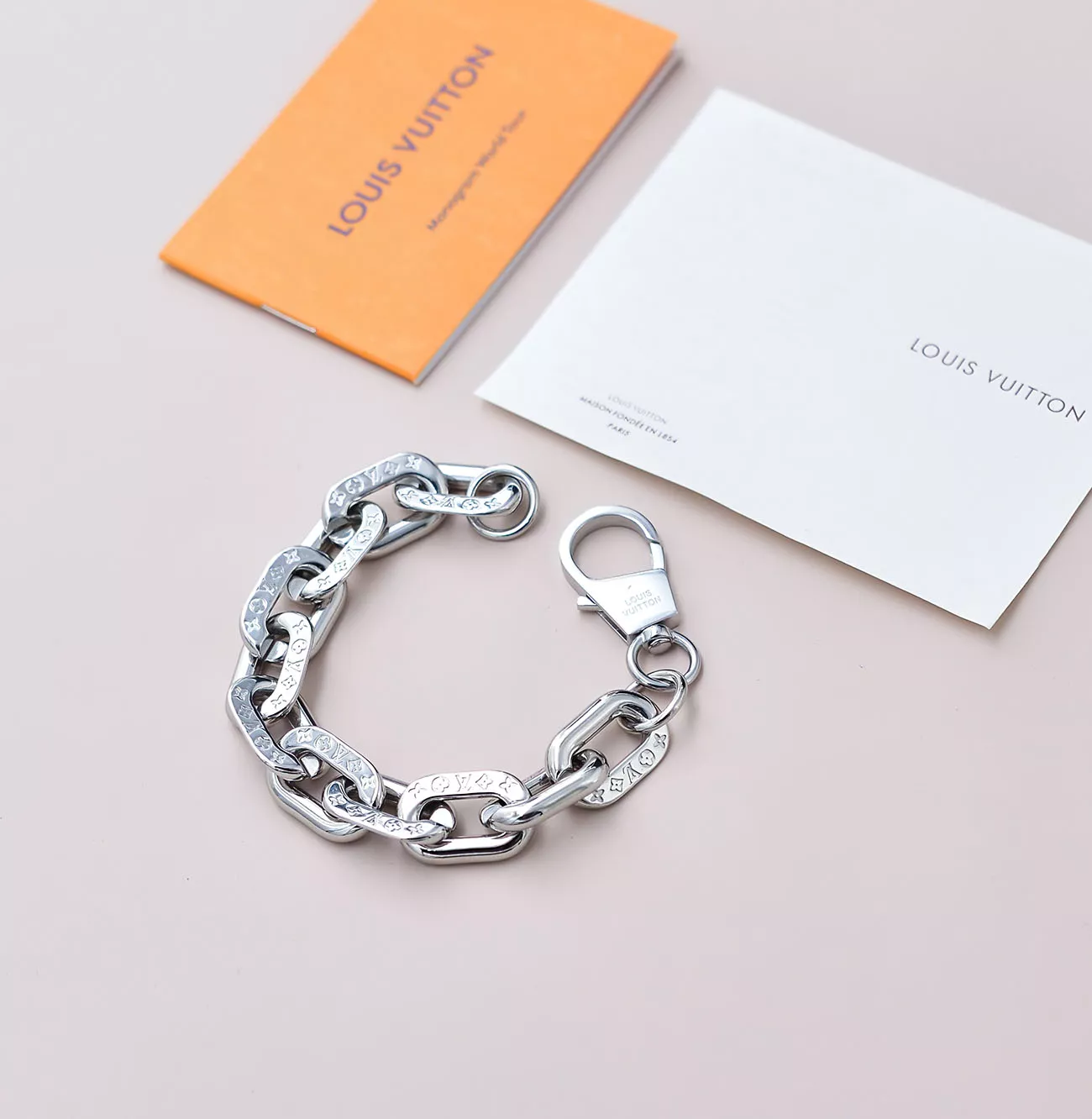 Louis Vuitton LV Bracelets Vibrant 8375
