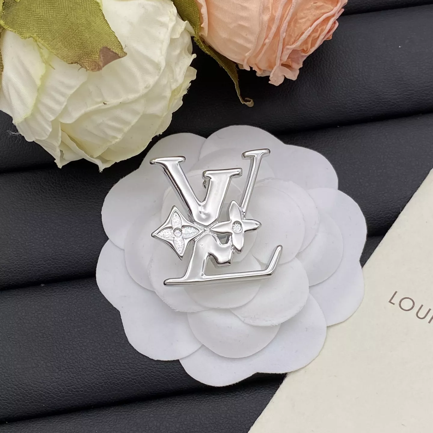 Louis Vuitton LV Brooches For Women Classic 1736