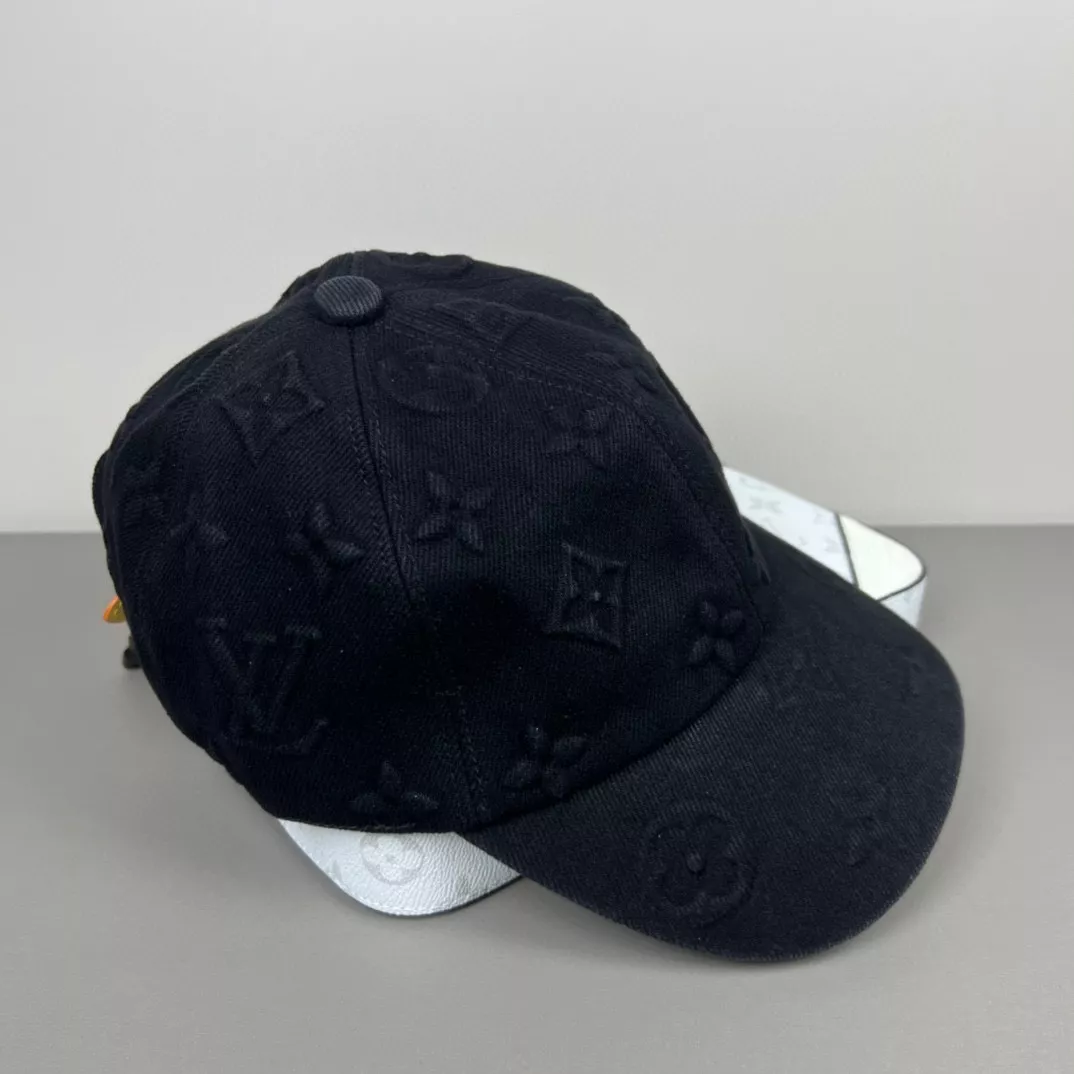 Louis Vuitton LV Caps Breathable 9701