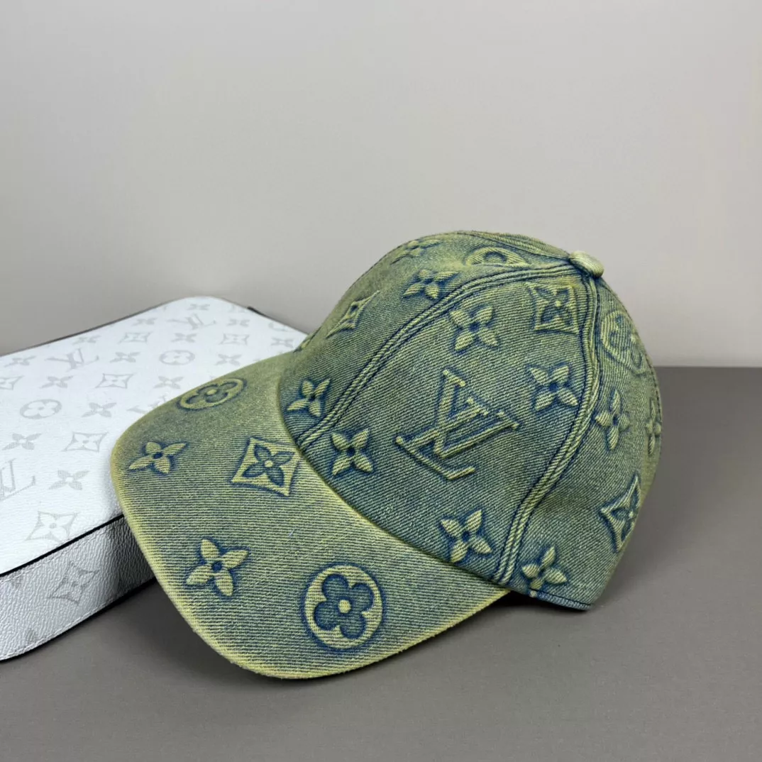 Louis Vuitton LV Caps Bright 9911
