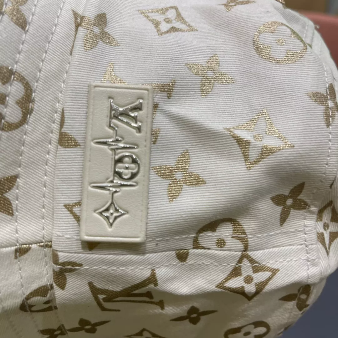 Louis Vuitton LV Caps Comfortable 8090