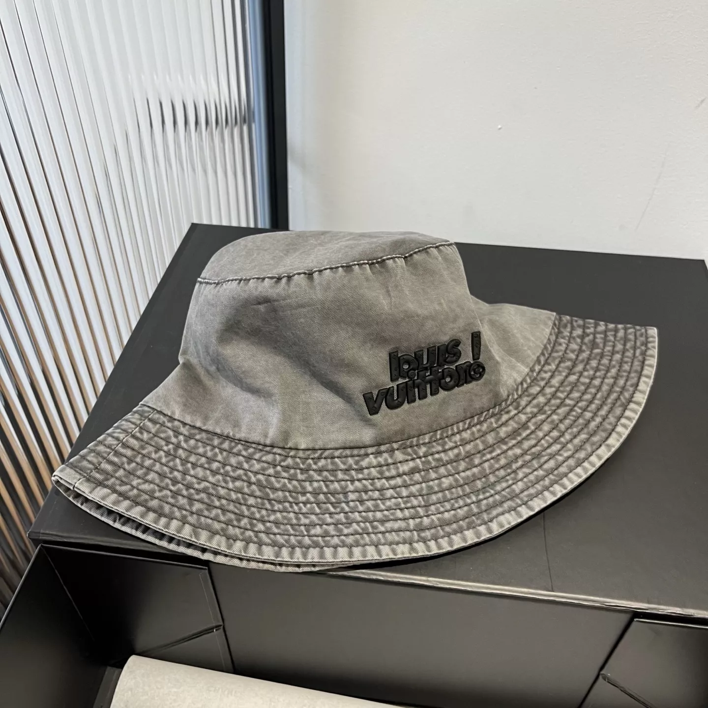 Louis Vuitton LV Caps Comfortable 8958